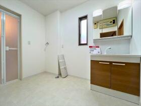 四日市市伊坂台3丁目　中古一戸建て