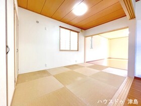 愛西市早尾町南川並　中古一戸建て
