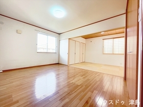 愛西市早尾町南川並　中古一戸建て