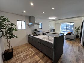 プレサンスアージュ四日市市東富田町　新築一戸建て