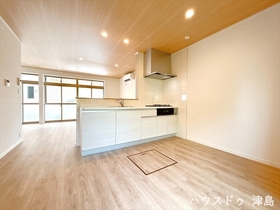 津島市莪原町字みずほ　中古一戸建て