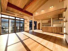 四日市市西富田2丁目　中古一戸建て