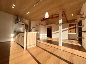 四日市市西富田2丁目　中古一戸建て