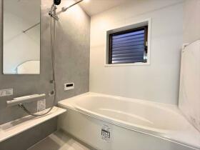 四日市市西富田2丁目　中古一戸建て