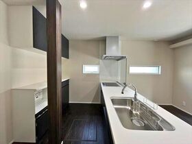 四日市市高花平1丁目　中古一戸建て