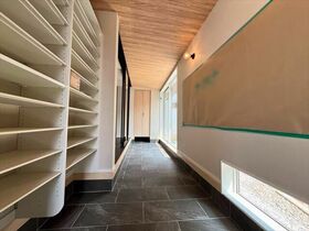 四日市市高花平1丁目　中古一戸建て