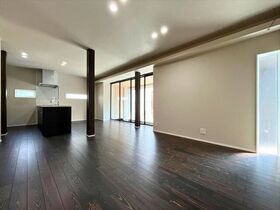 四日市市高花平1丁目　中古一戸建て