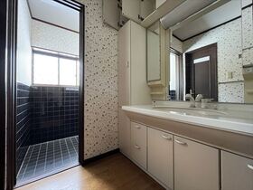 四日市市尾平町　中古一戸建て