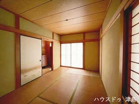 ●津島市東中地町1丁目　中古一戸建て