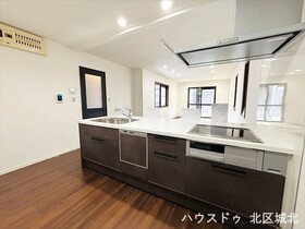 名古屋市北区稚児宮通2丁目　中古一戸建て