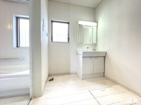 ※■●弥富市平島町小具足前　中古一戸建て