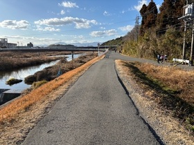 ●四日市市釆女町　建築条件なし土地