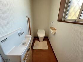 ●三重郡菰野町大字千草字西江野　中古一戸建て