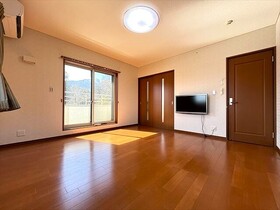 ●三重郡菰野町大字千草字西江野　中古一戸建て