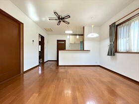 ●三重郡菰野町大字千草字西江野　中古一戸建て