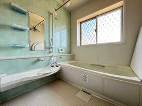 ●三重郡菰野町大字千草字西江野　中古一戸建て