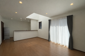 ●桑名市大字東野　中古一戸建て