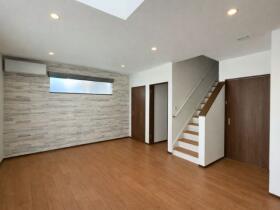 ●桑名市大字東野　中古一戸建て