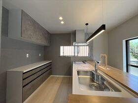 三重郡菰野町菰野　中古一戸建て