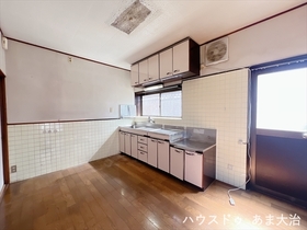 ●あま市西今宿六反地一　中古一戸建て