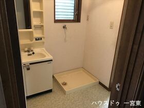 ●一宮市浅井町尾関字奥屋敷　中古一戸建て