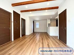 四日市市東坂部町　中古一戸建て