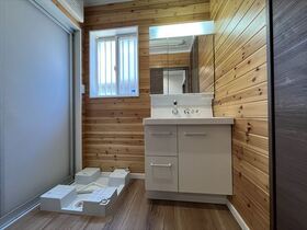 四日市市東坂部町　中古一戸建て