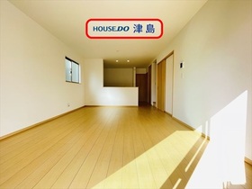 ハートフルタウン弥富市平島東　全3棟　A号棟　新築一戸建て