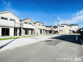 ハートフルタウン弥富市平島東　全3棟　A号棟　新築一戸建て