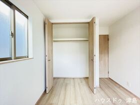 ハートフルタウン弥富市平島東　全3棟　B号棟　新築一戸建て