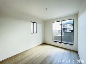 ハートフルタウン弥富市平島東　全3棟　B号棟　新築一戸建て