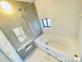 ハートフルタウン弥富市平島東　全3棟　B号棟　新築一戸建て