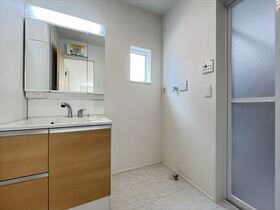 リナージュ四日市京町　第1期　全2棟　2号棟　新築一戸建て