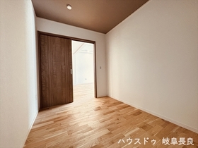 プレサンスアージュ岐阜六条江東　全3棟　3号地　新築一戸建て