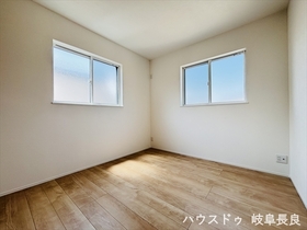 岐阜市長良　全2棟　2号棟　未入居一戸建て