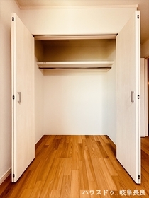 岐阜市茜部新所3丁目　全2区画　A棟　未入居一戸建て