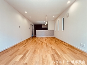 岐阜市茜部新所3丁目　全2区画　A棟　未入居一戸建て