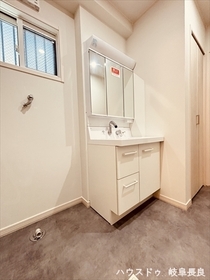 岐阜市茜部新所3丁目　全2区画　A棟　未入居一戸建て