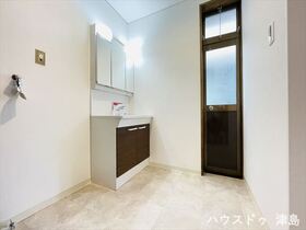 愛西市大井町宮新田　中古一戸建て