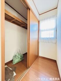 岐阜市柳津町東塚3丁目　中古一戸建て