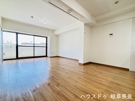 キャッスルハイツ長良平和通