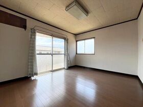 ●四日市市広永町字向山　中古一戸建て