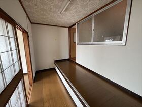 ●四日市市広永町字向山　中古一戸建て