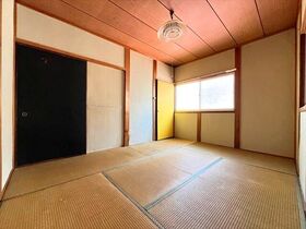 ●四日市市広永町字向山　中古一戸建て