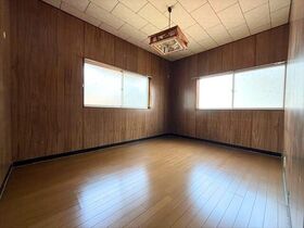 ●四日市市広永町字向山　中古一戸建て