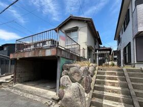 ●四日市市広永町字向山　中古一戸建て