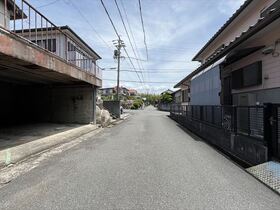 ●四日市市広永町字向山　中古一戸建て