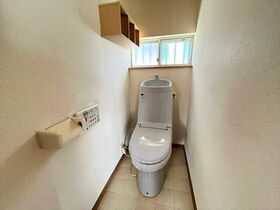 ●四日市市広永町字向山　中古一戸建て