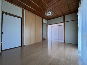 ●四日市市広永町字向山　中古一戸建て