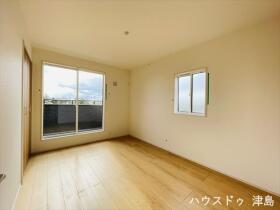 ブルーミングガーデン愛西市東保町中　全2棟　１号棟　新築一戸建て